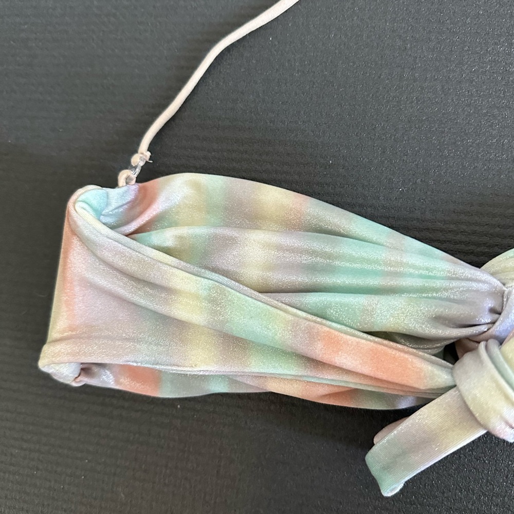 Cali Dreaming Swim Shiny Rainbow Colorful Halter Bikini Top size 3 (Small) EUC - Picture 4 of 8